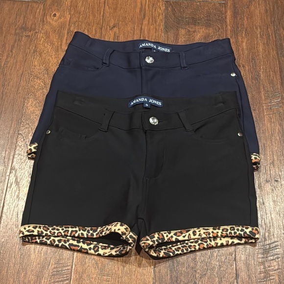 NWOT! Amanda Jones Stretchy Black and Navy Shorts with Leopard Trim - Picture 4 of 9
